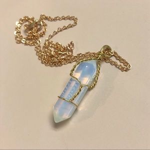 💙Natural Quarts Gemstone Pendant